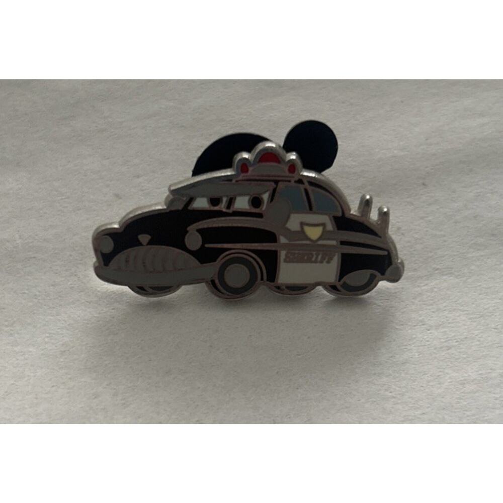 Pixar - Sheriff - Cars - Kitsch Mini Disney Pin